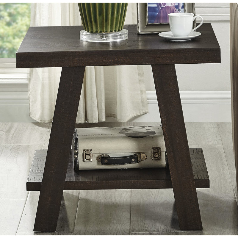 Table contemporaine en bois au fini vieilli, plateau rectangulaire avec tablette de rangement, 61 cm (l) x 56 cm (p) x 58 cm (h), fini vieilli, avec espace de rangement sous l'étagère, Collection
