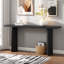 Console moderne avec structure de forme géométrique et grain de bois-678302727