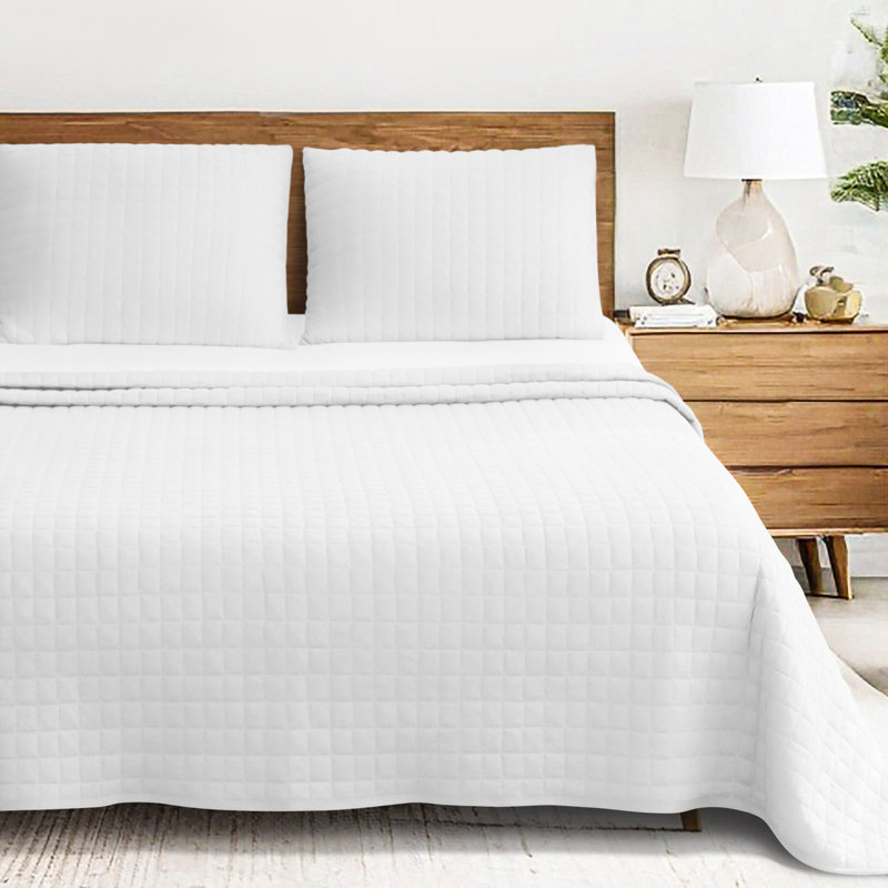 Wayfair Basics® 3 Pieces Soft Jersey Knit All-Season Quilt Set, Full Quilt + 2 Standard Shams, White
