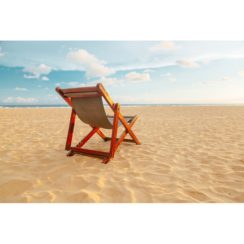 Chaise sur une plage topique au coucher du soleil par Danilovi, H 32 po x l 48 po