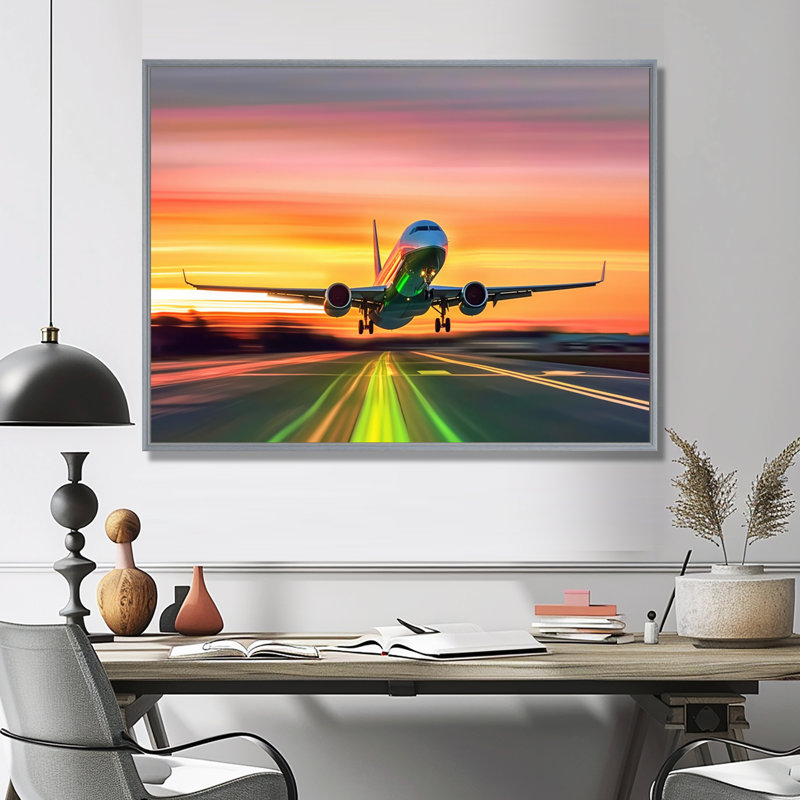 Coucher de soleil sur l'avion sur le tarmac II - Avion, art mural sur toile, 24" H x 32" W, Cadre photo argenté