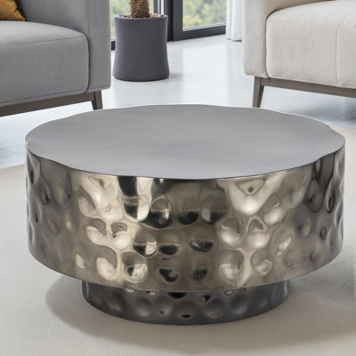 Table basse autoportante moderne et ronde, en acier inoxydable avec style martelé à la main, choix de finitions multiples pour les zones construites en cuivre, or ou argenté Finitions lustrées