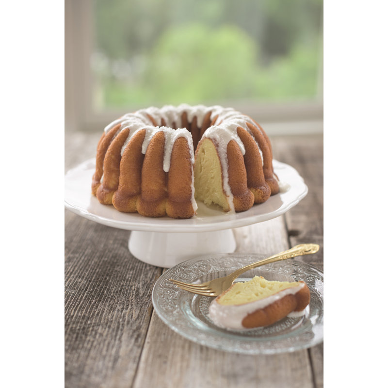 Nordic Ware Non-Stick Round Elegant Party Bundt Cake Pan