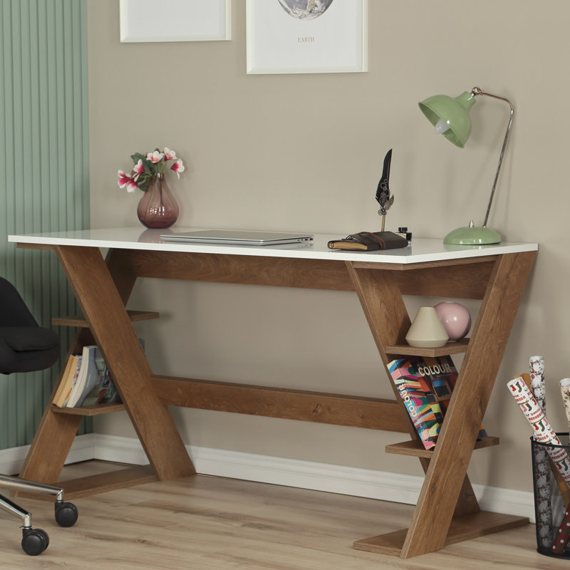 Bureau d'étude moderne avec nombreuses tablettes, chêne foncé et blanc, 55,1 po x 28,7 po x 23,6 po | Fabrication 100% aggloméré | Espace de rangement supplémentaire | Parfait pour les bureaux à domicile et les zones d'étude, design élégant et fonctionnel