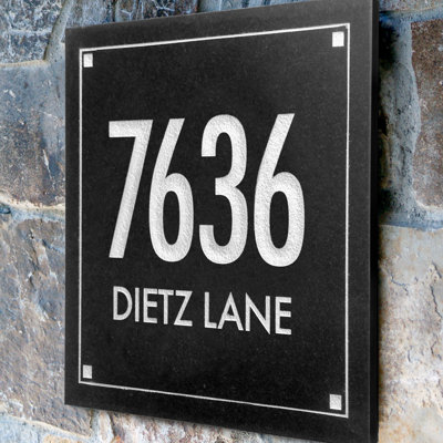 Panneau d'adresse carré en granit noir gravé Futura