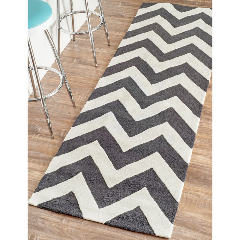 Giovante Chevron Indoor Rug, Runner 2'6" x 10'