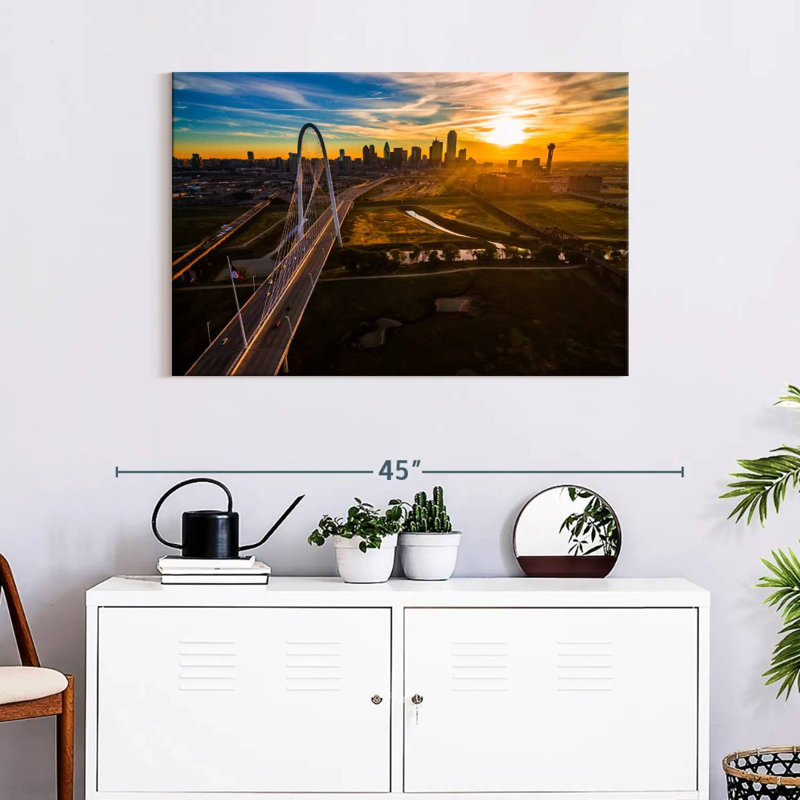 Lilie Sunrise Over Dallas, H 24 po x l 36 po