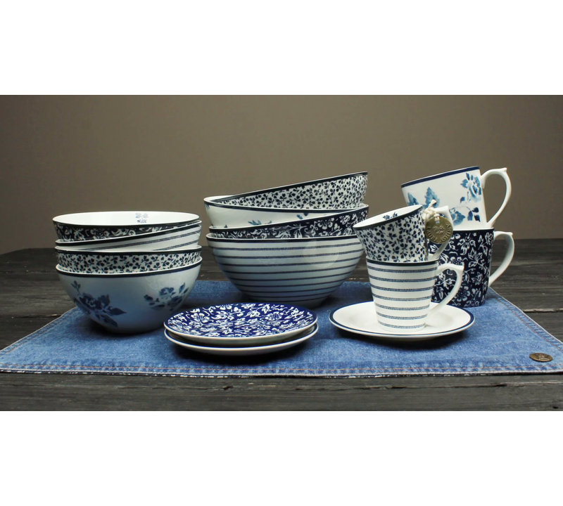 Set of 4 Blue and White Porcelain Dinner Plates
