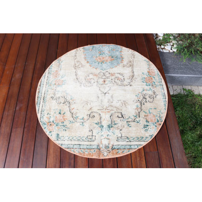 Tapis turc vintage fait à la main avec un décor bohémien et un motif floral pour une décoration intérieure élégante