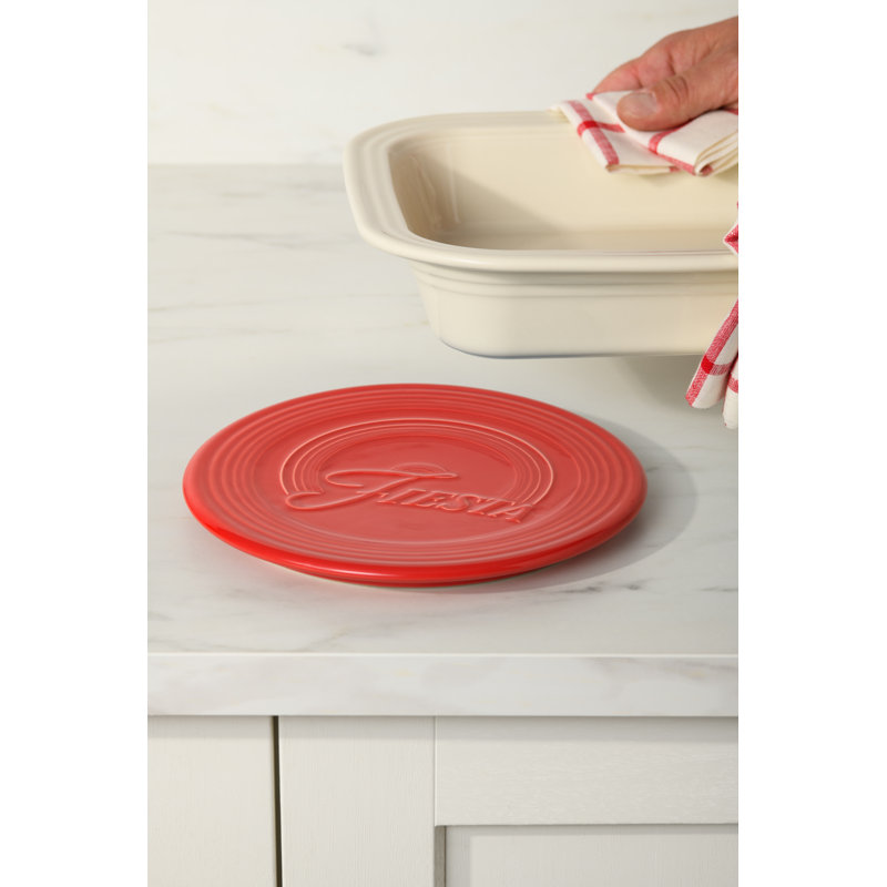Très grand sous-pied Fiesta 8 1/4 po, Rouge écarlate