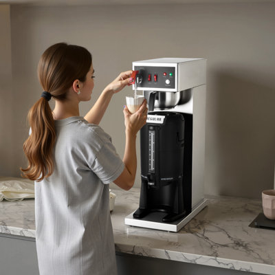 Cafetière commerciale à égouttement, machine à café 16 à 17 tasses avec carafe thermique de 2,5 L, garder au chaud pendant 4 heures, cafetière en acier inoxydable avec remplissage automatique de l'eau, pour le restaurant, le bureau, le café et la maison
