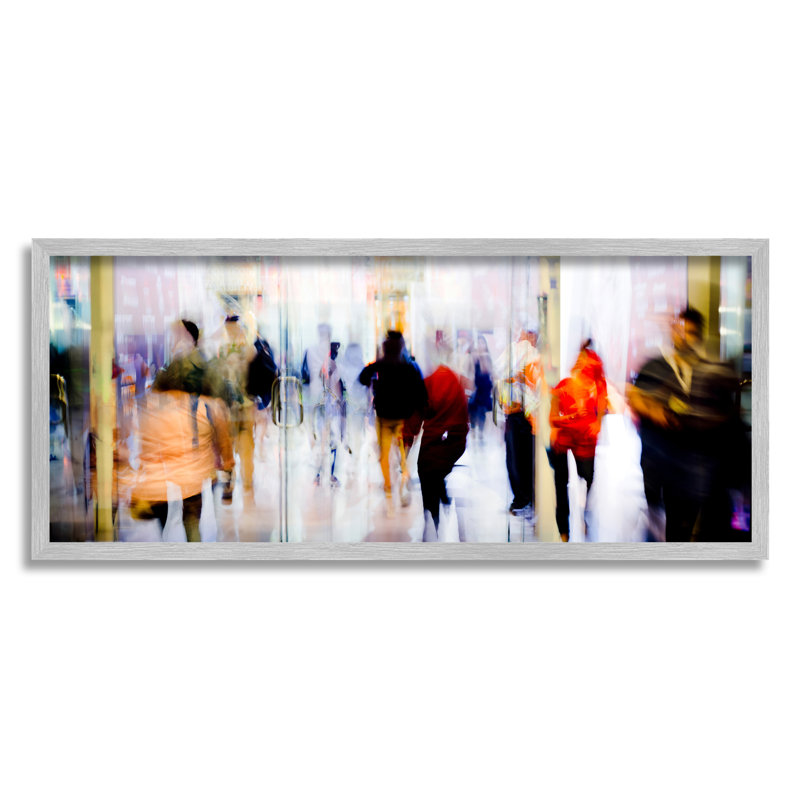 «Modern Industrial Crowd Abstract Long Exposure», art mural par Sven Pfrommer, H 13 po x l 30 po, Estampe numérique Farmhouse