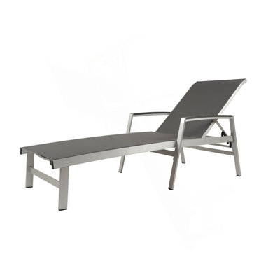 CHAISE LUNGE
