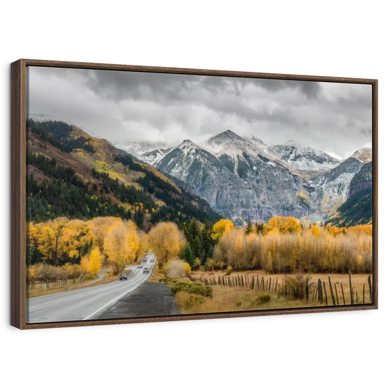 Route d'automne à Telluride, 46 po x 31 po, Cadre flottant noyer
