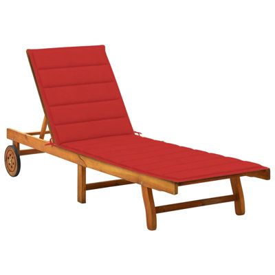 Chaise longue en bois brun et rouge