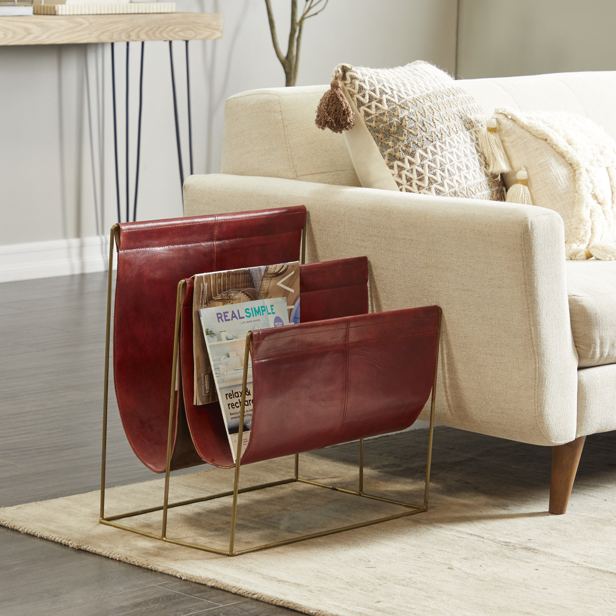 Ginesta Magazine Rack, Red