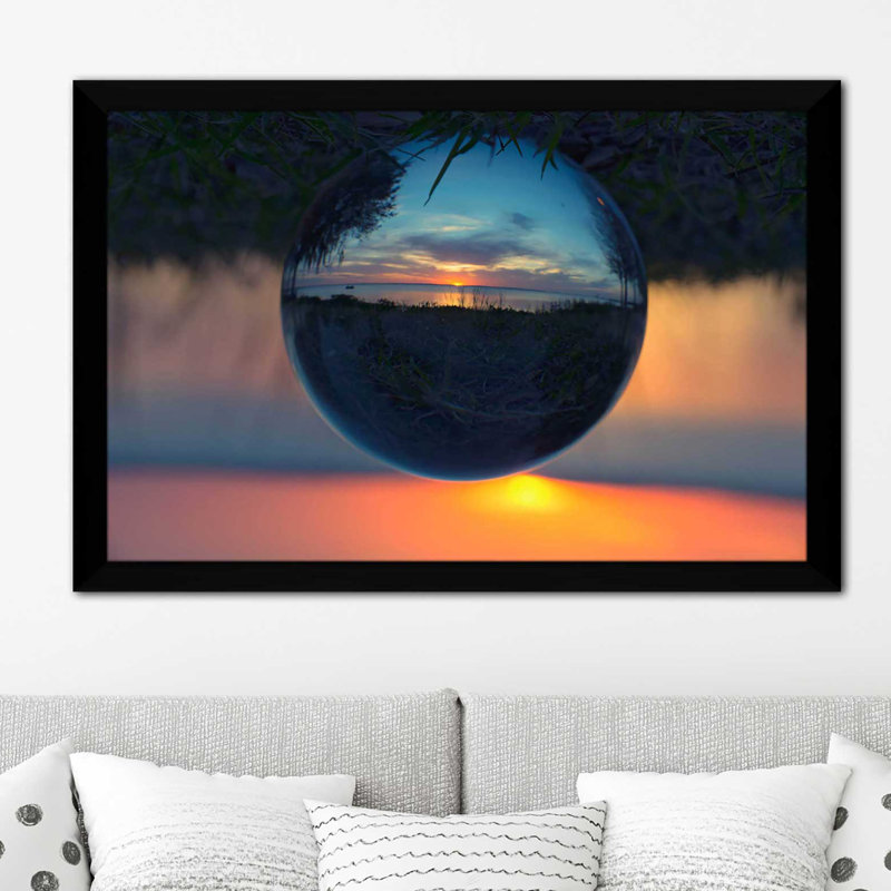 «Sunset Droplet View», reproduction de photo, H 33,5 po x l 49,5 po x P 1 po, Cadre noir