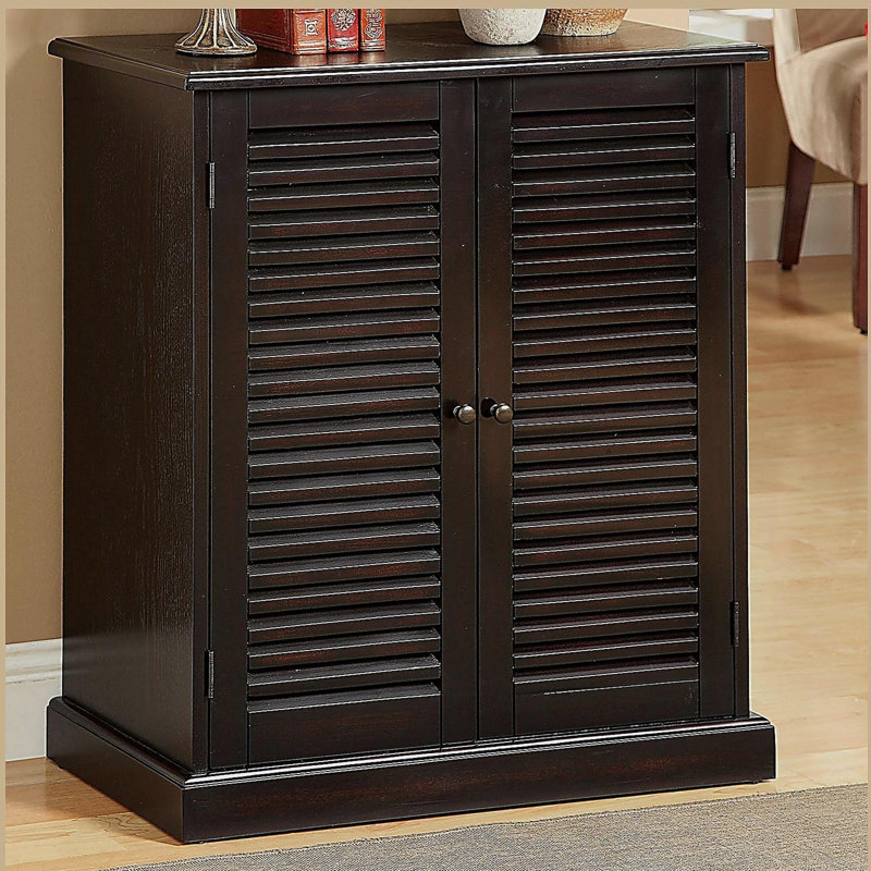 Armoire à chaussures avec 5 tablettes et portes à persiennes