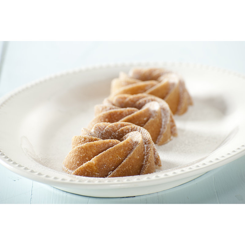 Nordic Ware Heritage Non-Stick Round Bundt Cake Pan