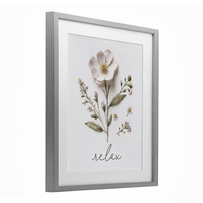 «Pressed Flowers Relax», reproduction encadrée sous verre encadrée, H 16 po x l 13 po, Cadre de ferme gris