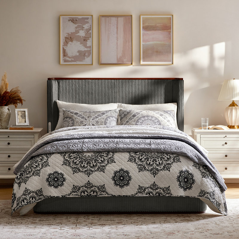 Walz 80" Hydraulic Storage Bed with Wingback Lighting and Charging Ports, Cream