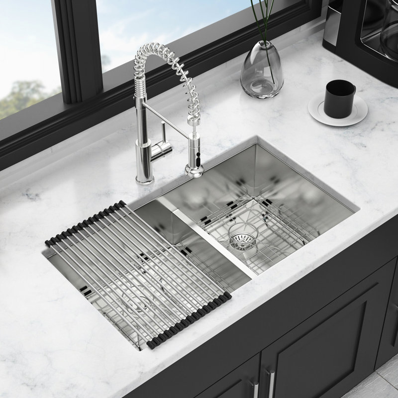 Évier de cuisine encastré à double cuve 60/40, 30 po x 19 po x 10 po, calibre 16, deux cuves profondes de 10 po, fabriquées par des experts, bonde arrière de 3,5 po, rainures en X pour un drainage efficace, patins de réduction du bruit de 3 m