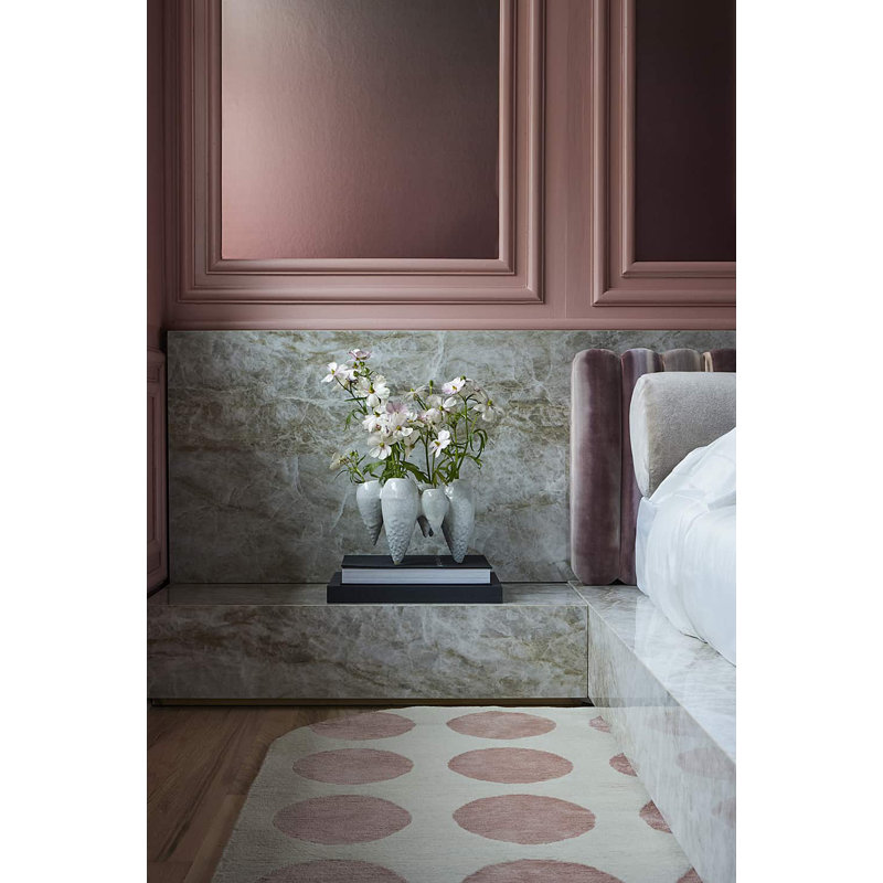 Mod Hand Knotted Silk Polka Dot Area Rug in Cream/Pink, Rectangle 3' x 5'