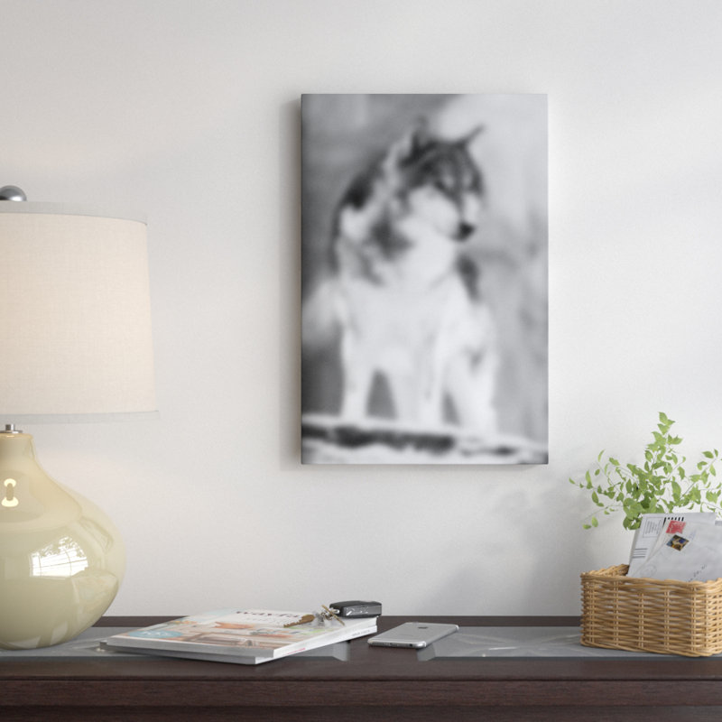 «Blured Loup» par 5by5collective - Impression sur toile tendue sur toile tendue avec châssis, H 26 po x l 18 po x 1,5 po