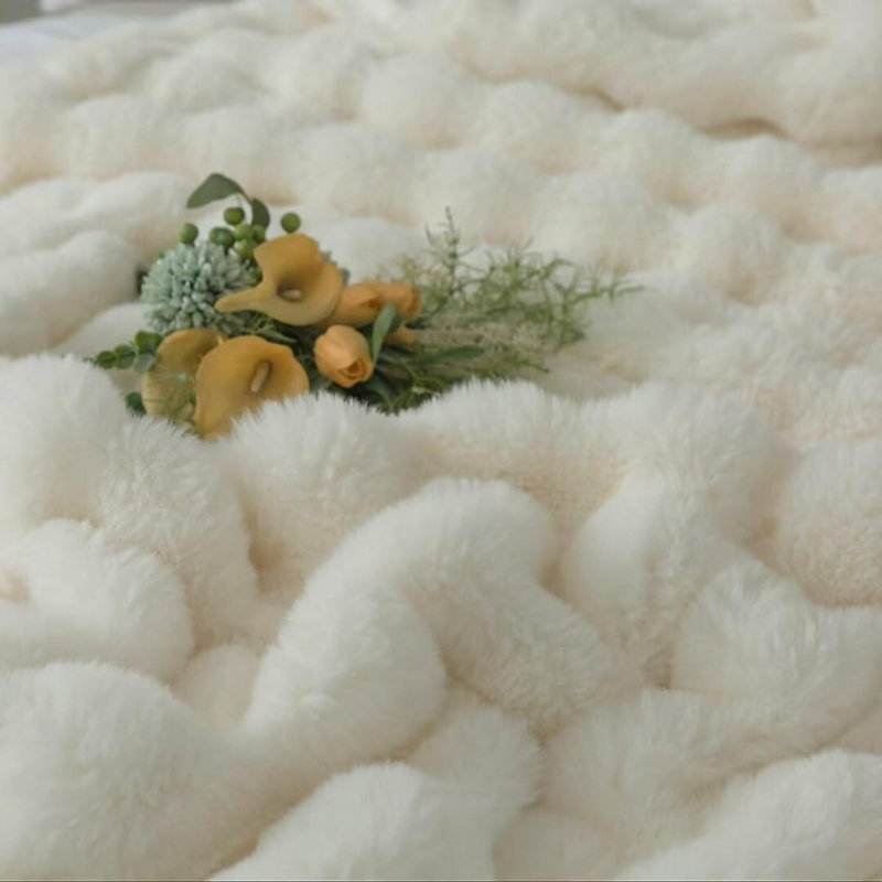 Machine Tufted Heated Blanket, 127cm x 153cm, White
