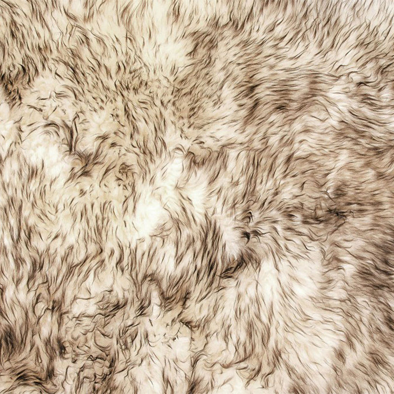 Tapis chocolat en peau de mouton Cyanne, 6 pi x 7 pi