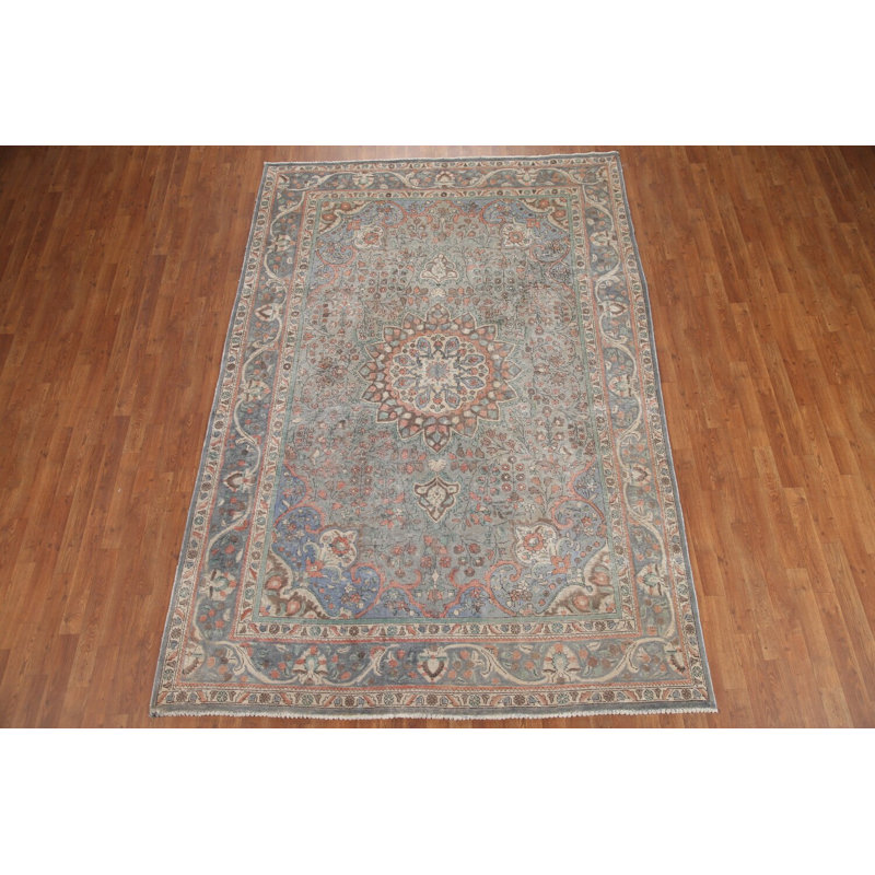 Tapis traditionnel gris à motif floral