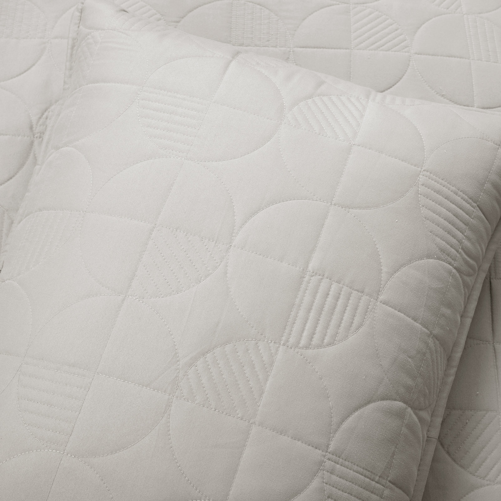 Quenby Cotton Quilt Set, King Quilt + 2 Shams