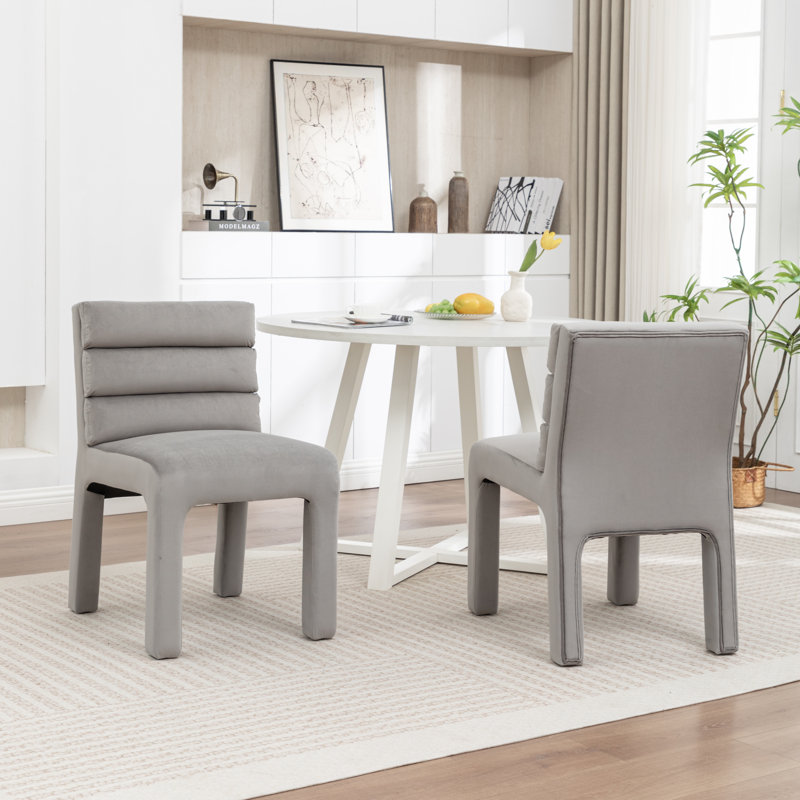 Chaise d'appoint rembourrée en velours Cowger, Gris