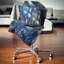 Cristal de cristal bleu foncé - texture acier avec coussin abstrait-30642700-30642704