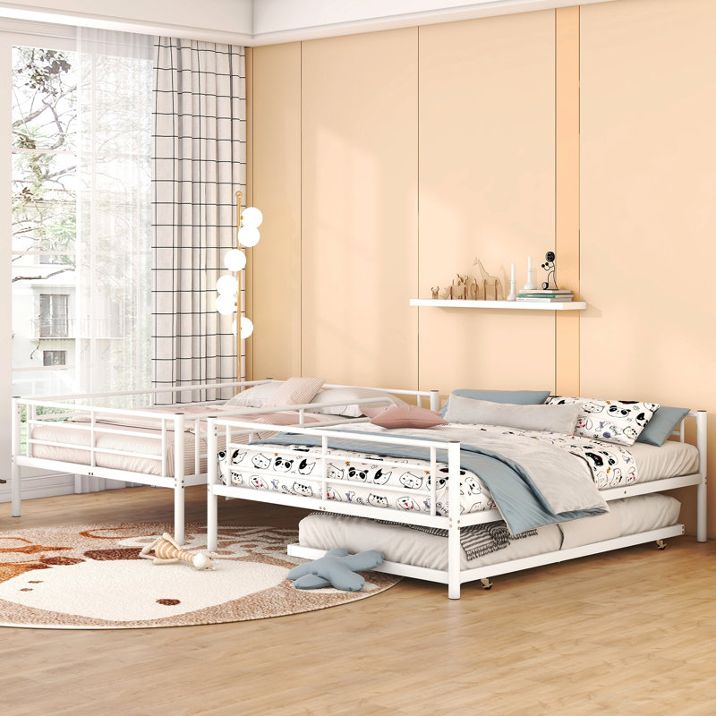 Lit superposé double au-dessus de grand lit double avec lit gigogne, en fer blanc, robuste et stable pour tous les décors ménagers. Assemblage sans effort.