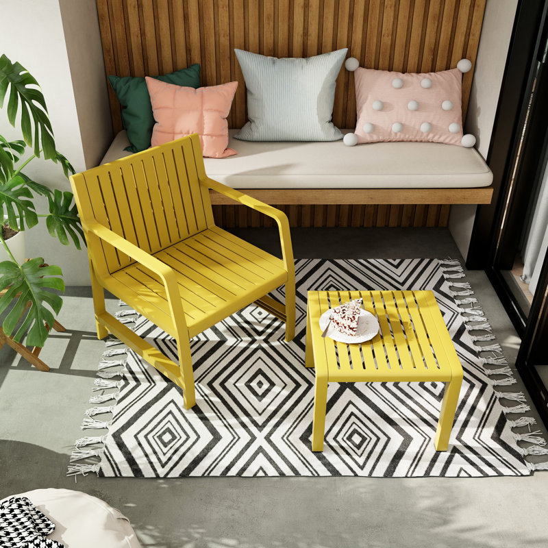 Ensemble de mobilier de patio jaune 2 pièces, en polypropylène imperméable, sans entretien, montage facile en 10 minutes, idéal pour les petits patios, résistant aux intempéries, assemblage rapide, parfait pour les barbecues en famille.