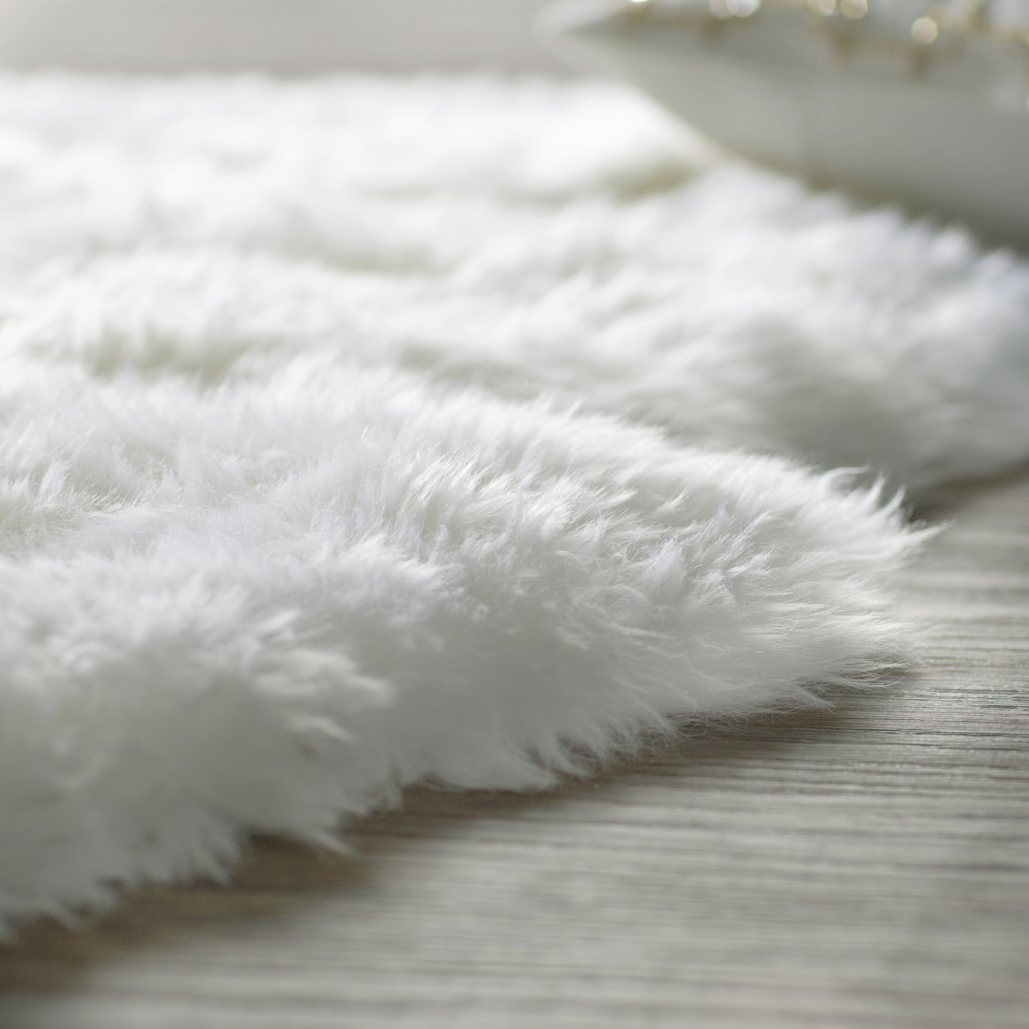 Mera Handmade Sheepskin White Area Rug, Rectangle 9' x 12'