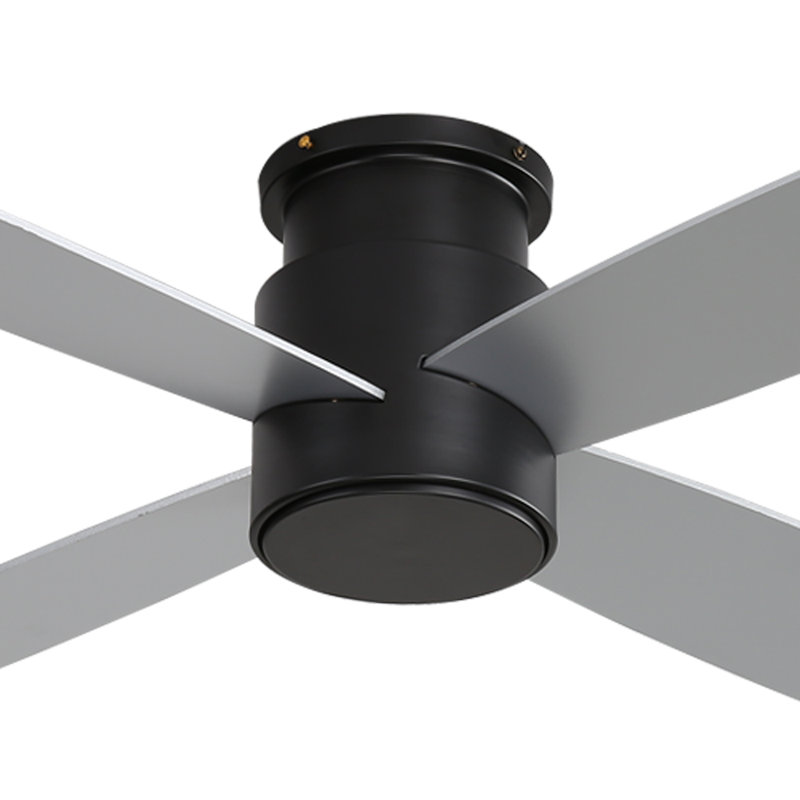 Ventilateur de plafond d'intérieur à 4 pales 52 pouces avec télécommande Winchendon, 52", Noir avec pales argent / blanc