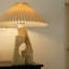Petite lampe de table moderne en résine beige avec abat-jour en lin pour le salon de la chambre à coucher, ampoule incluse