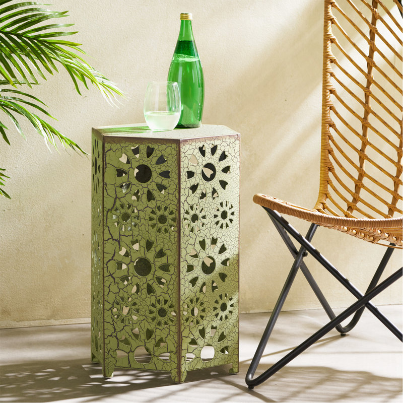 Table d'appoint 14 po avec motif de découpes de soleil, vert, H 22 po x l 14,25 po x P 14,25 po, Vert