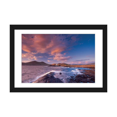 Coucher de soleil sur le phare de Cromwell Point, île Valentia, comté de Kerry, province de Munster, République d'Irlande par Gareth McCormack - reproduction d'art sur toile tendue