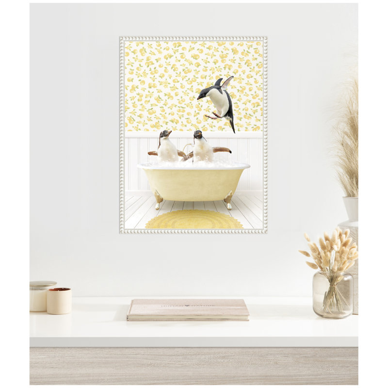 «Penguins in Cottage Yellow Bathaign» par Amy Peterson, reproduction d'art sur toile encadrée