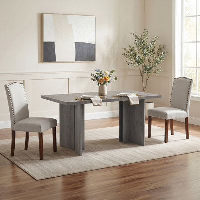 Table de salle à manger rectangulaire en bois Aura 63 "avec 2 chaises Parsons
