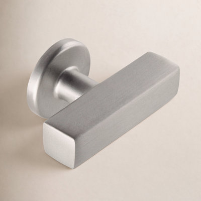 Flynn 1 7/8" Length Bar T-Knob