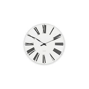 Horloge murale à chiffres romains