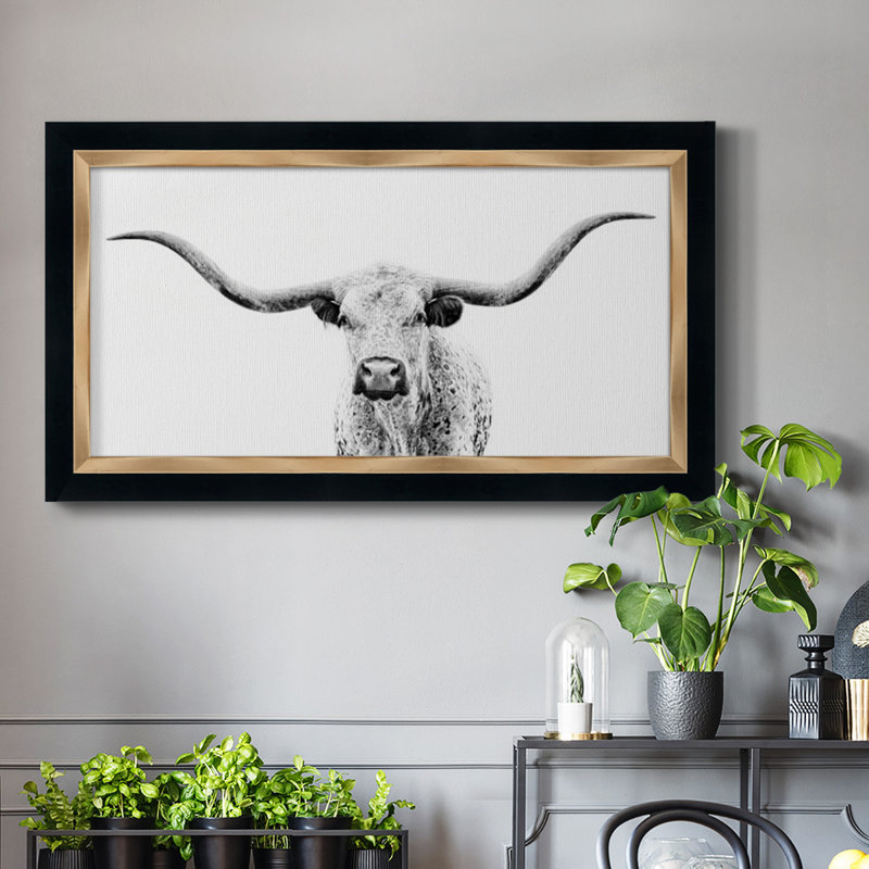 «Longhorn Gaze», reproduction d'un seul cadre photo sur toile, H 21 po x l 37 po x P 1 po