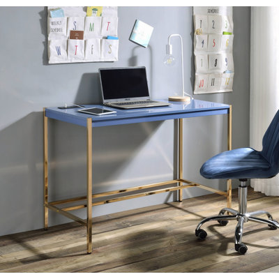 Bureau d'écriture avec ports USB