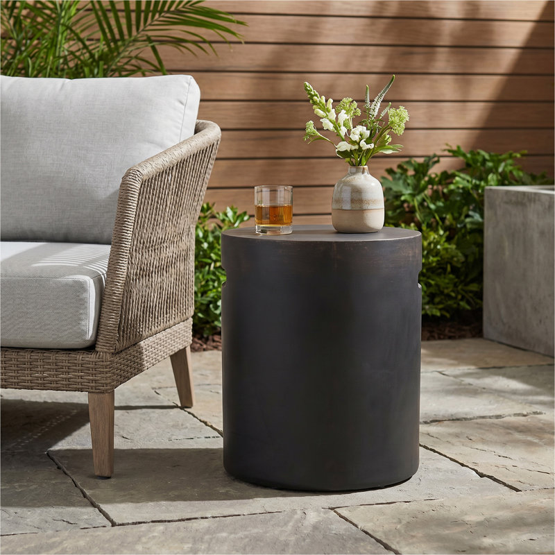 Table d'appoint d'extérieur en béton léger