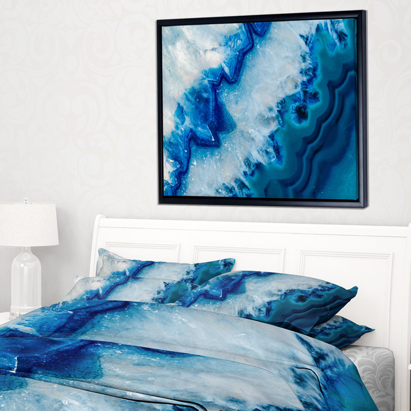 «Geode Slice Macro», art abstrait, Toile avec cadre flottant