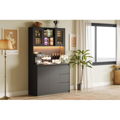 Armoire de cuisine, armoire de rangement de 71 po de hauteur avec portes et tablettes réglables, huche de rangement de cuisine avec tablette à micro-ondes, lumières DEL et station de charge, armoire de coin